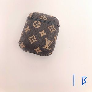 Luxury AirPod case cover!!🖤